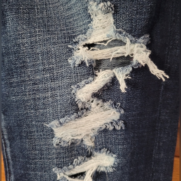 American Eagle Artist Crop Ripped Jeans - Picture 5 of 8